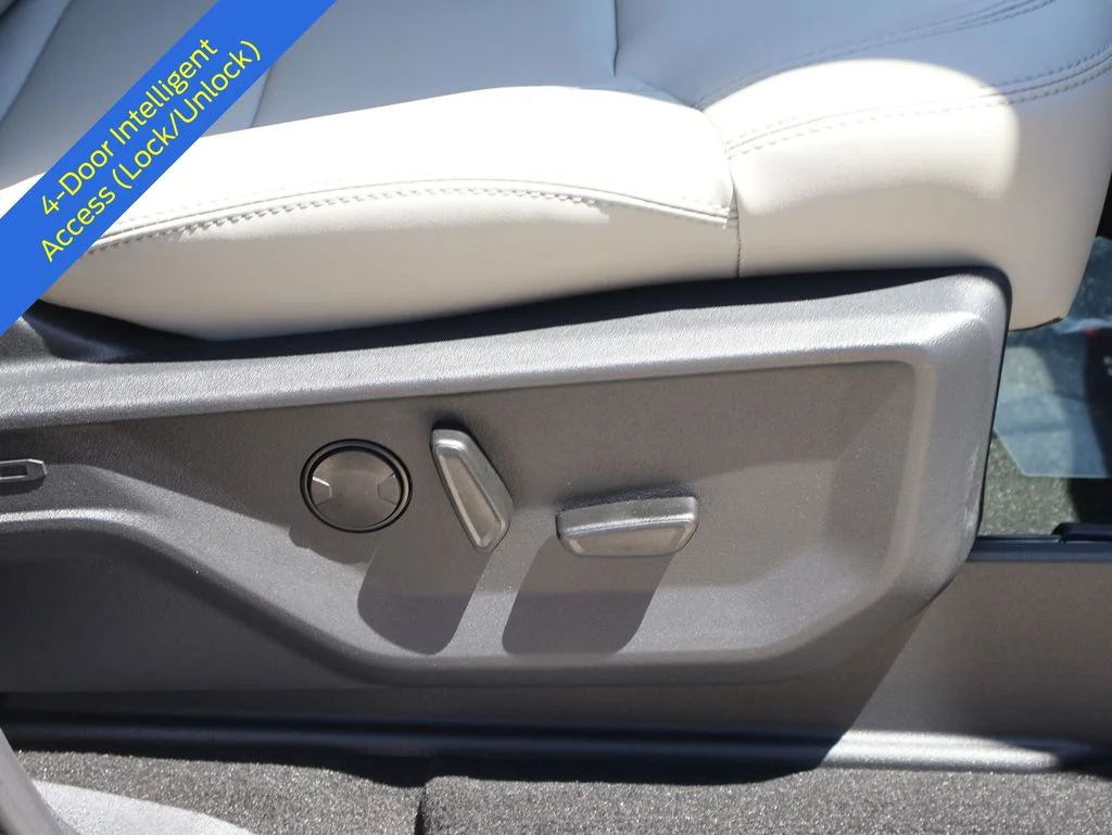 New 2026 Star White Metallic Tri-Coat Ford MAX Active image 11