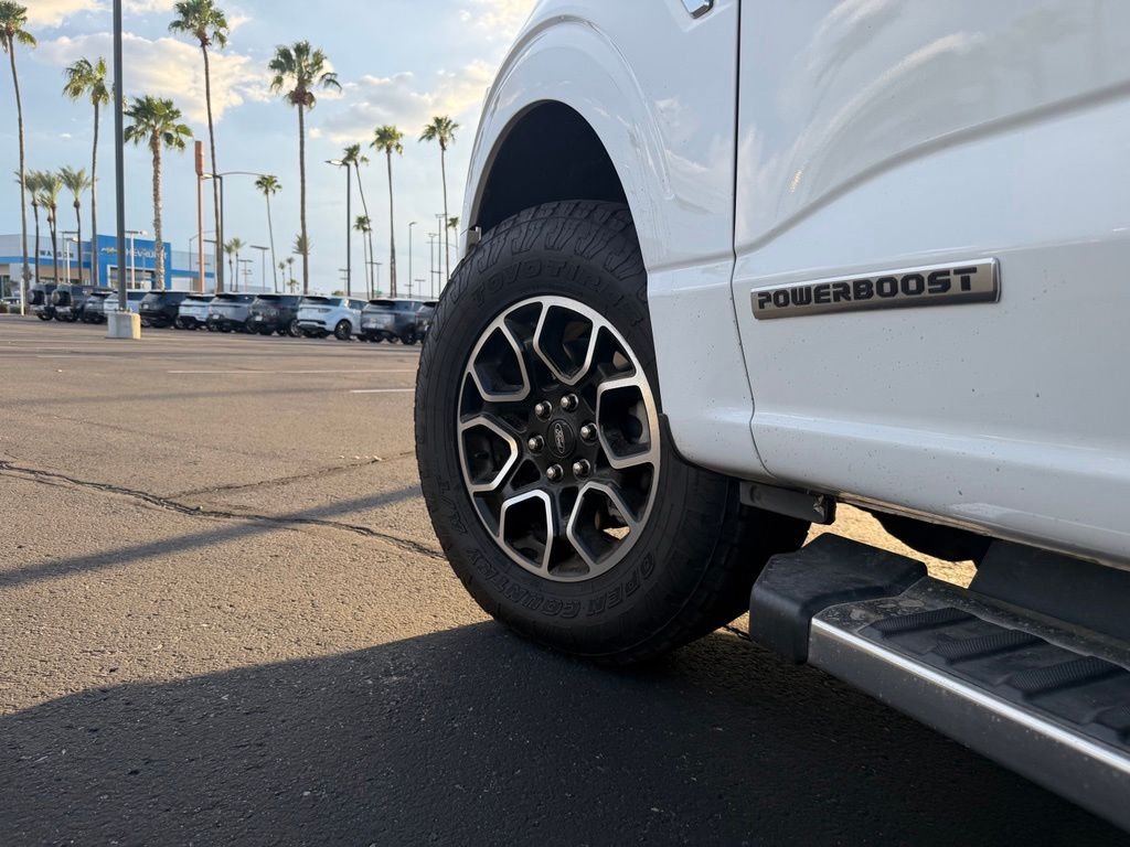 Used 2022 White Ford Lariat image 3