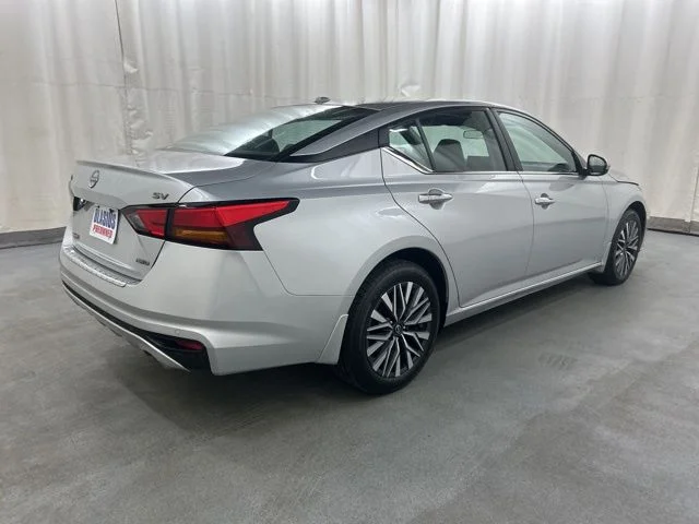 Used 2023 Silver Nissan 2.5 SV image 6