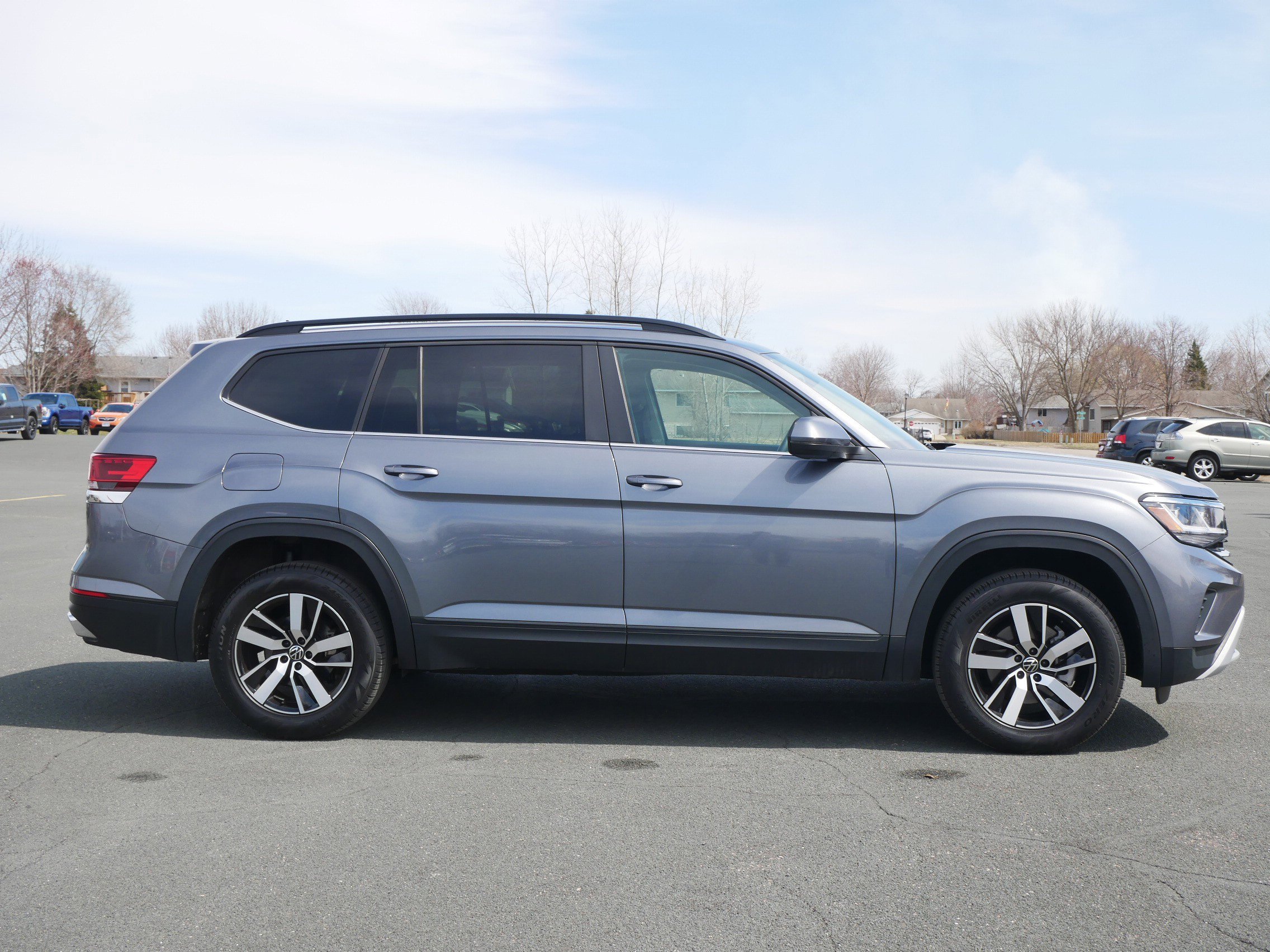 Used 2022 Gray Volkswagen 2.0T SE image 6