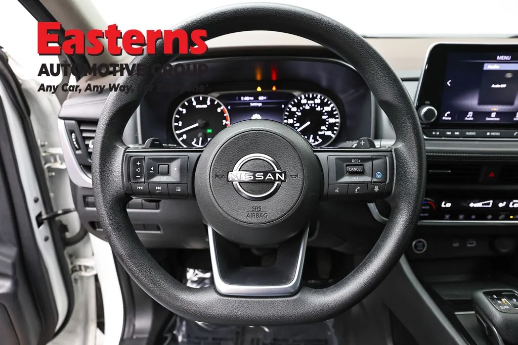 Used 2023 White Nissan SV image 10