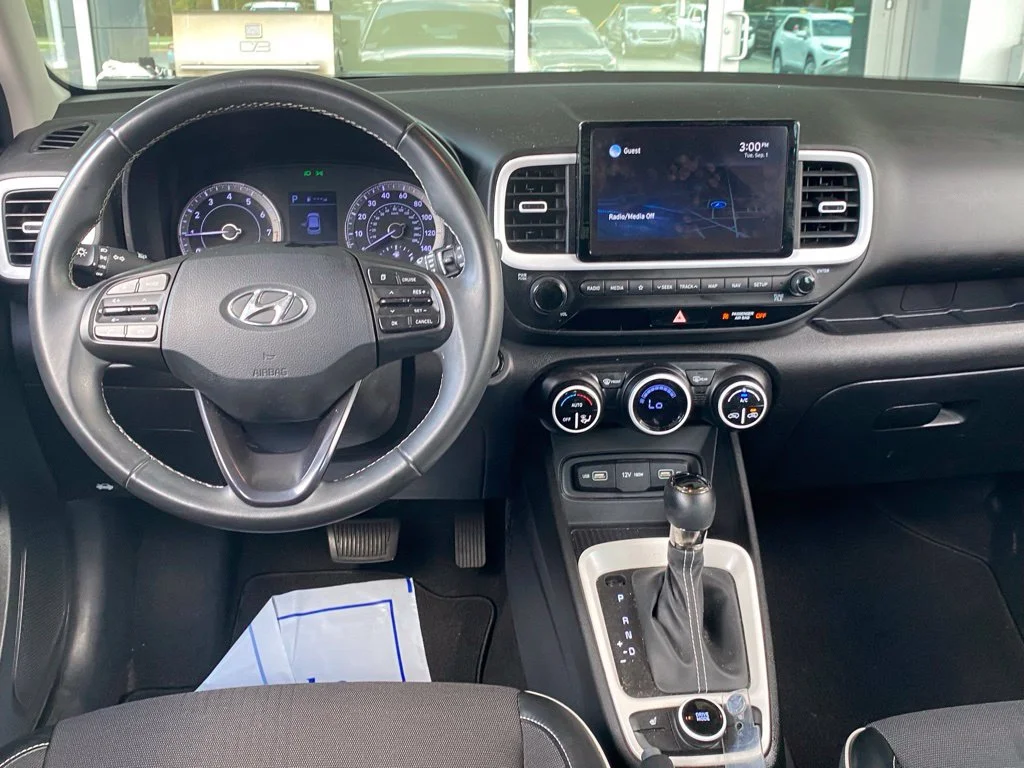 Used 2022 Red Hyundai Limited image 8