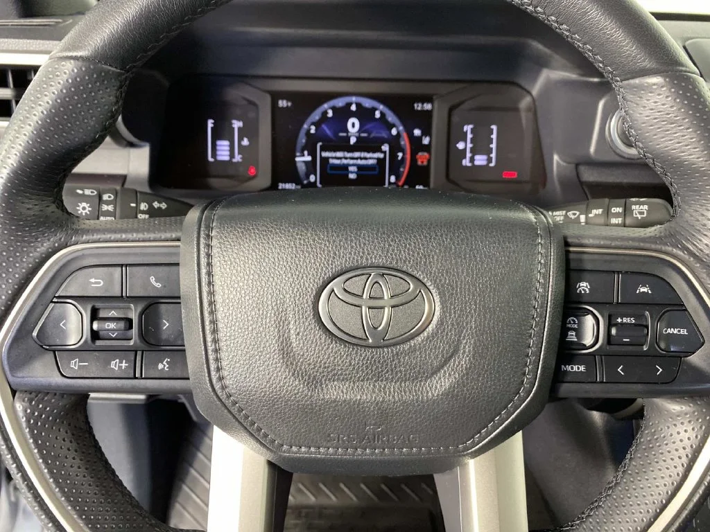 Used 2025 Cutting Edge Toyota SR5 image 14