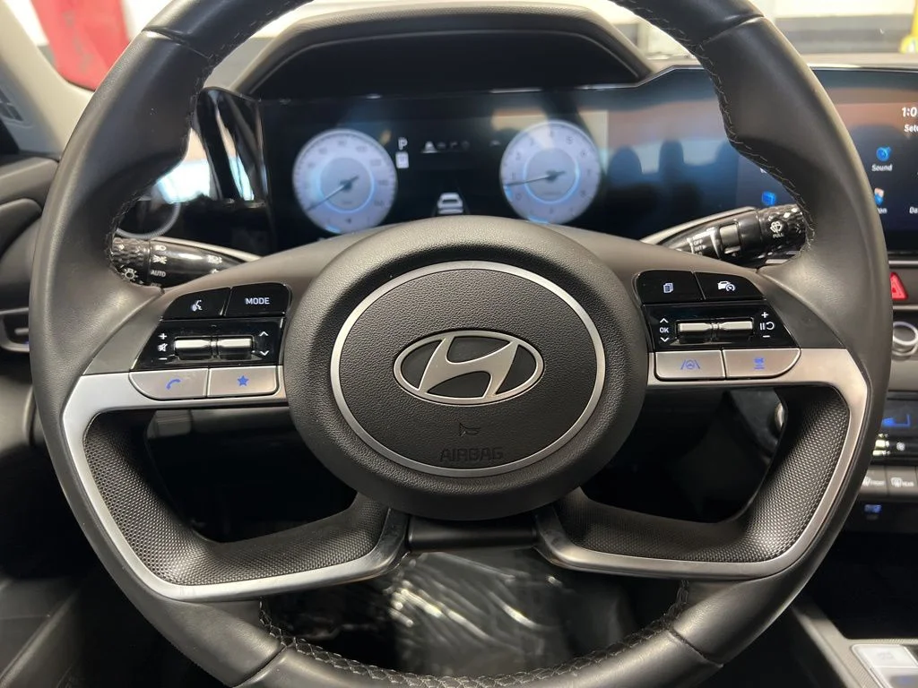 2025 Hyundai Elantra SEL - Photo 40