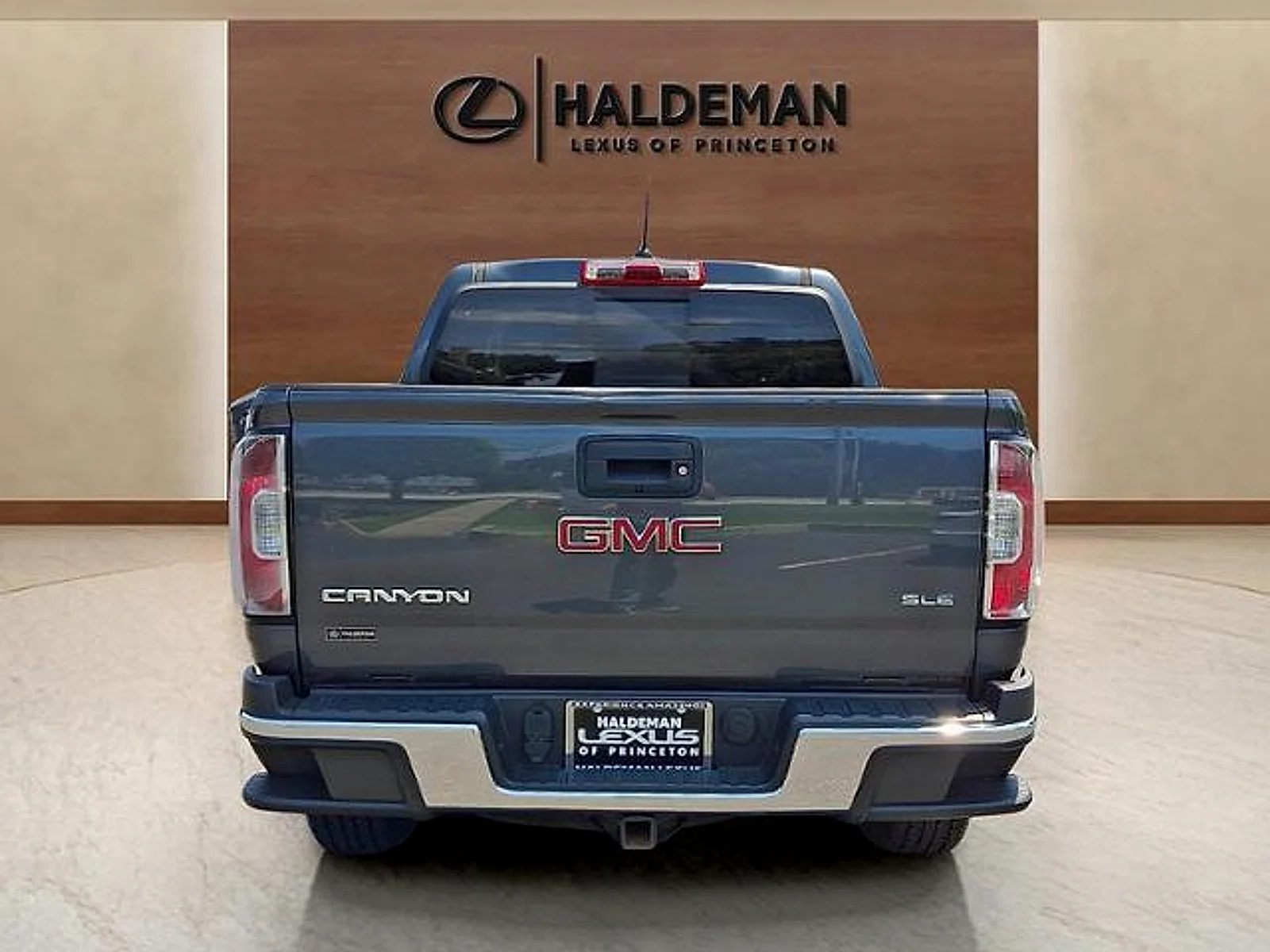 Used 2016 Cyber Gray Metallic GMC 2WD SLE image 5
