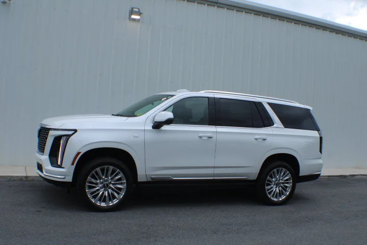 Used 2025 Crystal White Tricoat Cadillac Premium Luxury image 4