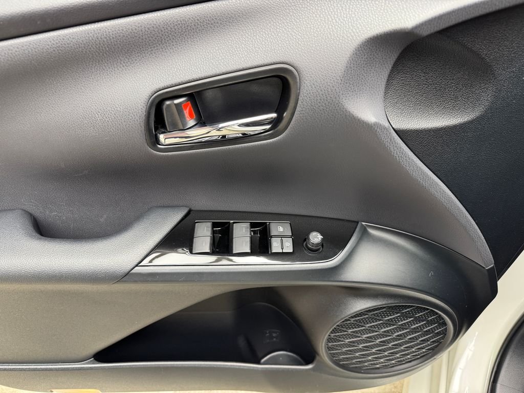 Used 2019 White Toyota Advanced image 9