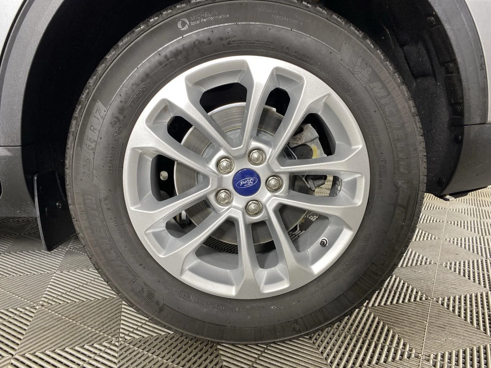 Used 2022 Iconic Silver Ford SE image 12