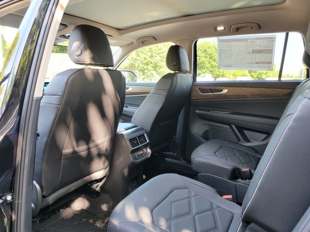 2025 Volkswagen Atlas SE w/Tech - Photo 15