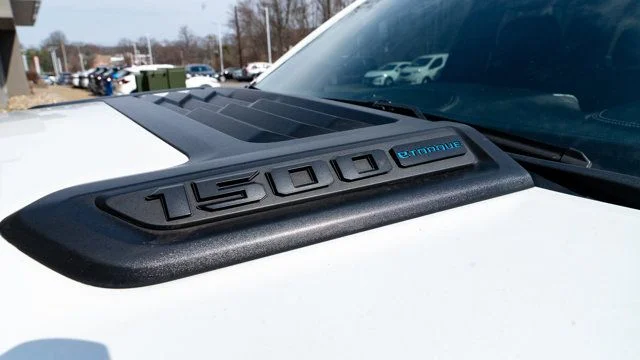 Used 2023 White Ram Laramie image 13