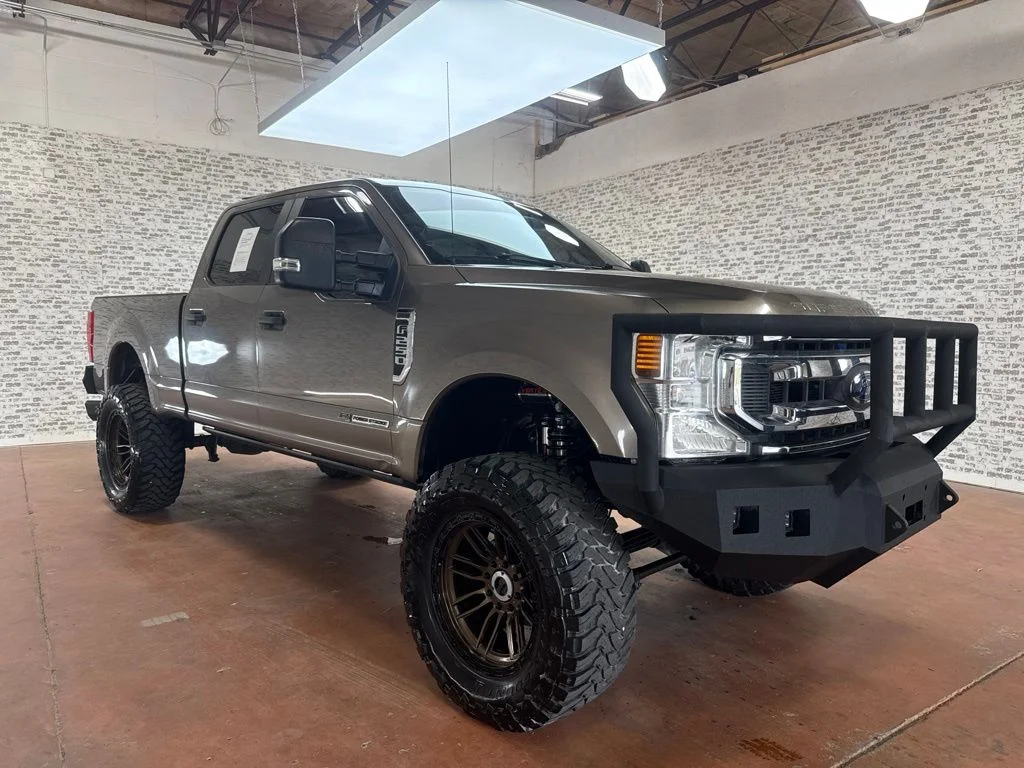 Used 2020 Stone Gray Metallic Ford XL image 1