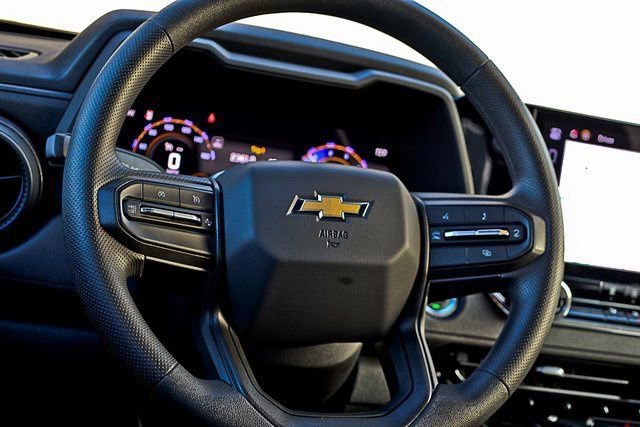 2025 Chevrolet Colorado LT photo 4
