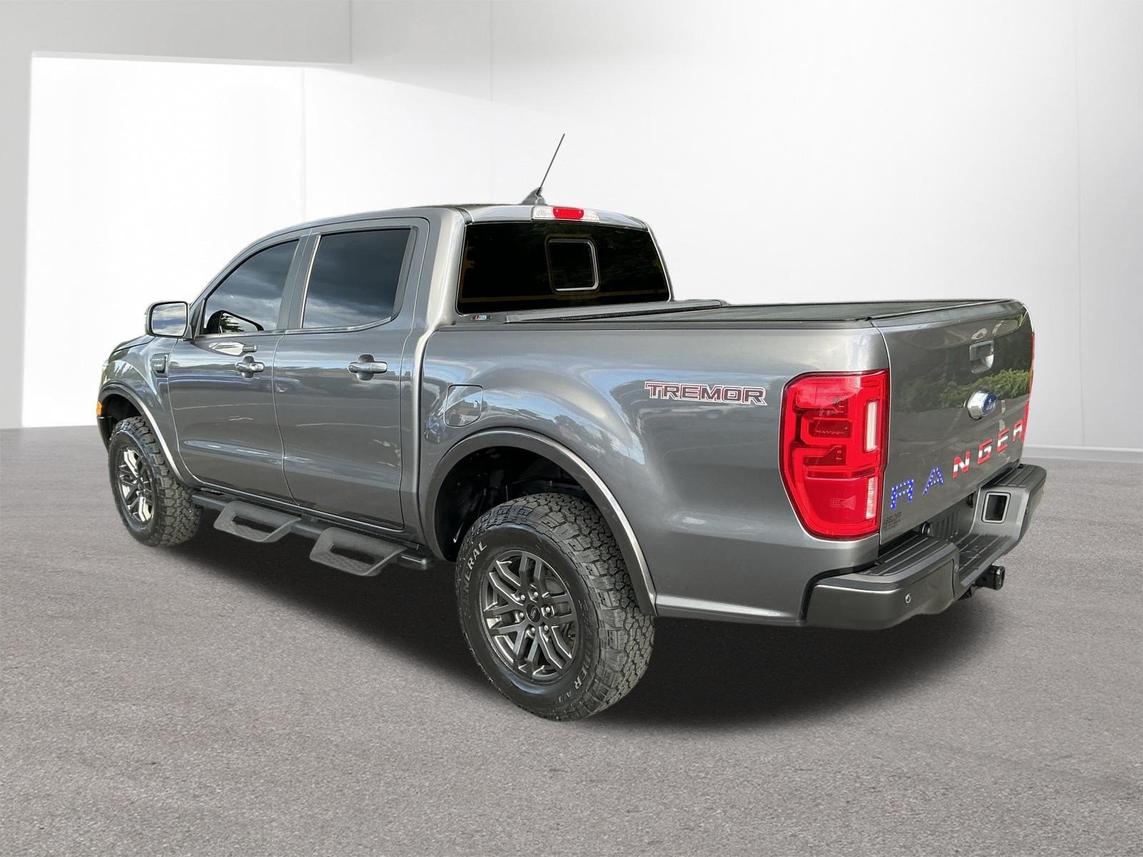 Used 2021 Gray Metallic Ford LARIAT image 19