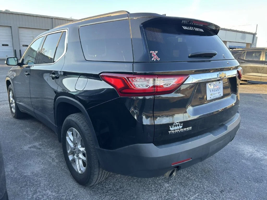 Used 2020 MOSAIC BLACK METALLIC Chevrolet LT Cloth image 5