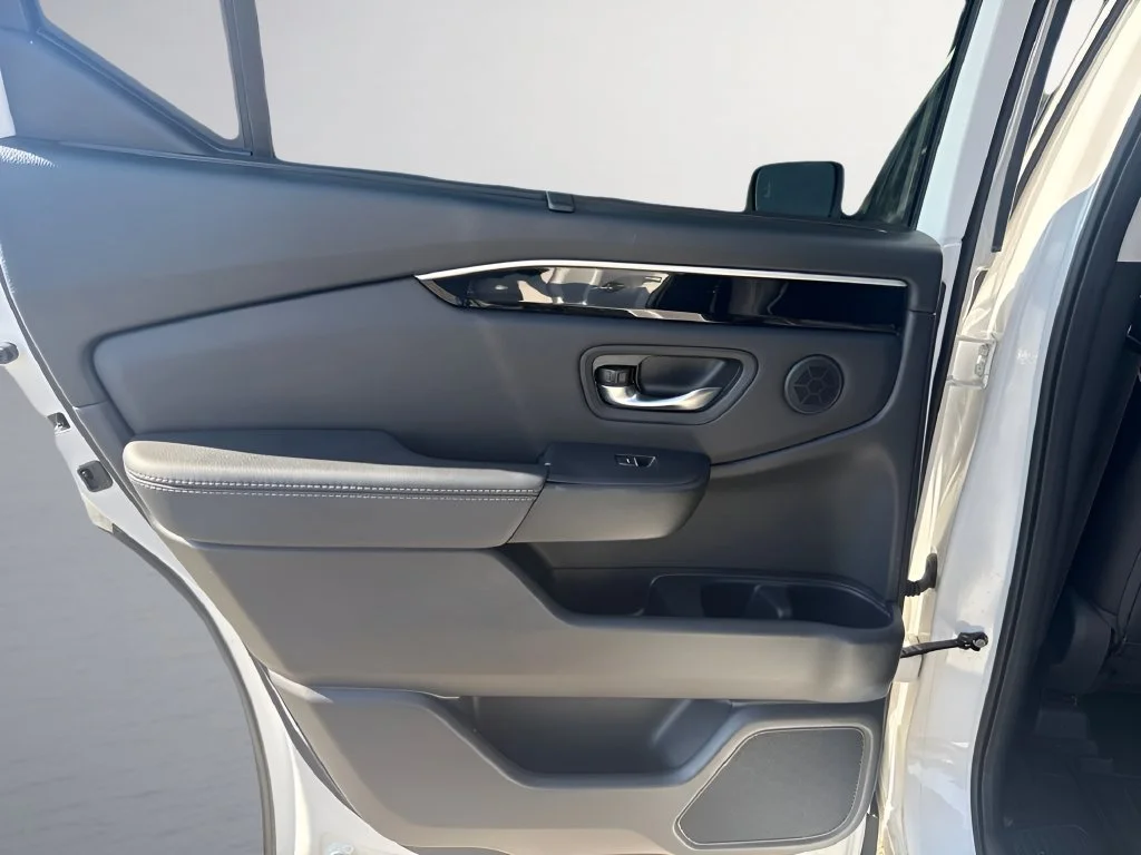 Used 2023  Honda Touring image 30