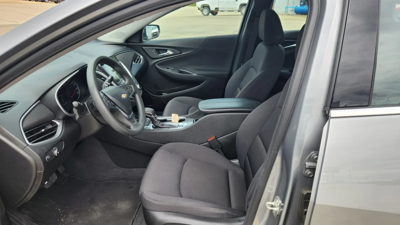 Used 2022 MINERAL GRAY METALLIC Chevrolet LT image 9