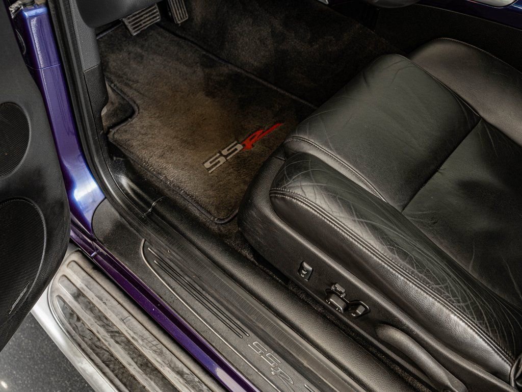 Used 2004 Ultra Violet Metallic Chevrolet  image 35
