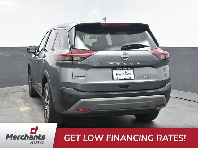 Used 2022 Gray Nissan SV image 5