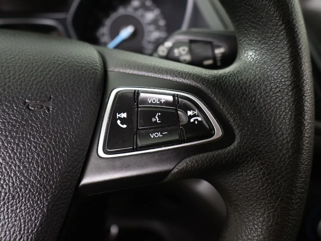 Used 2019 Green Ford SE image 38