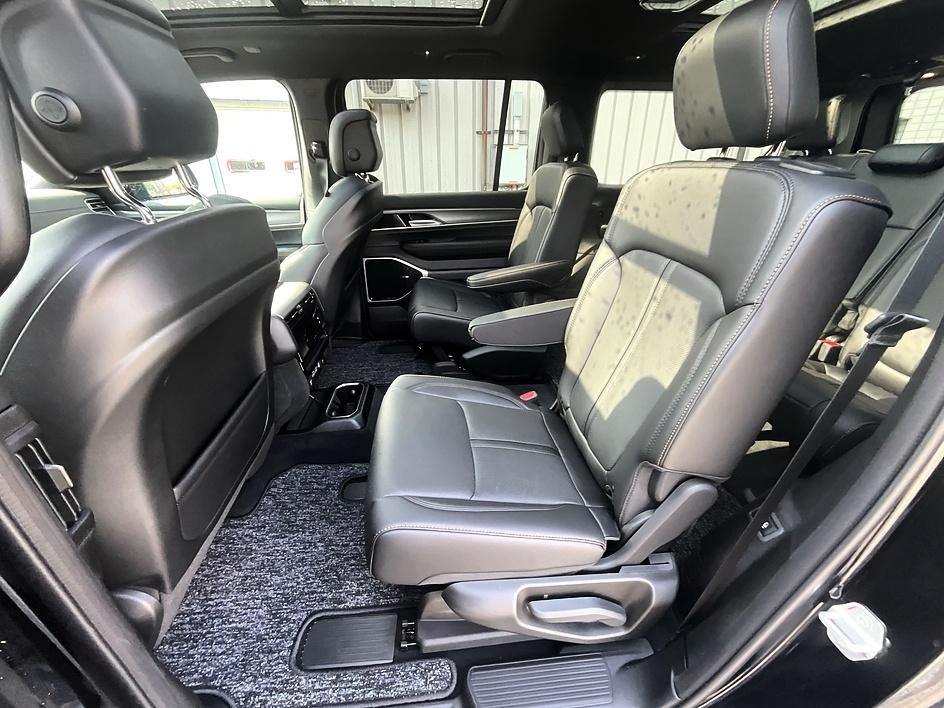 New 2026 High Gloss Black Jeep 85th Anniversary Edition image 32
