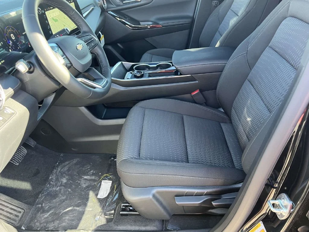 2027 Chevrolet Equinox LT - Photo 12