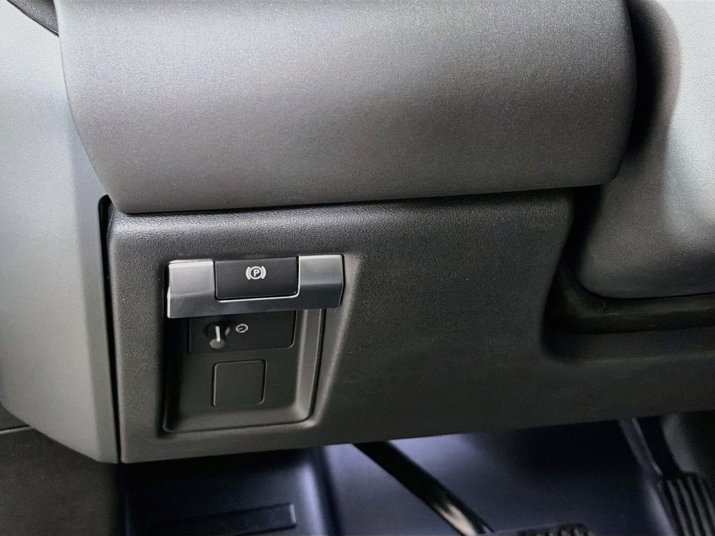 New 2026 Santorini Black Land Rover S image 10