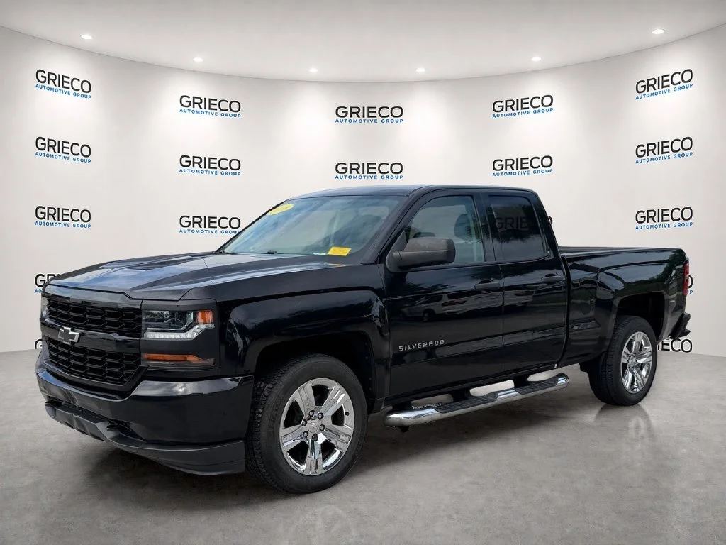 Used 2018 Black Chevrolet Custom image 3