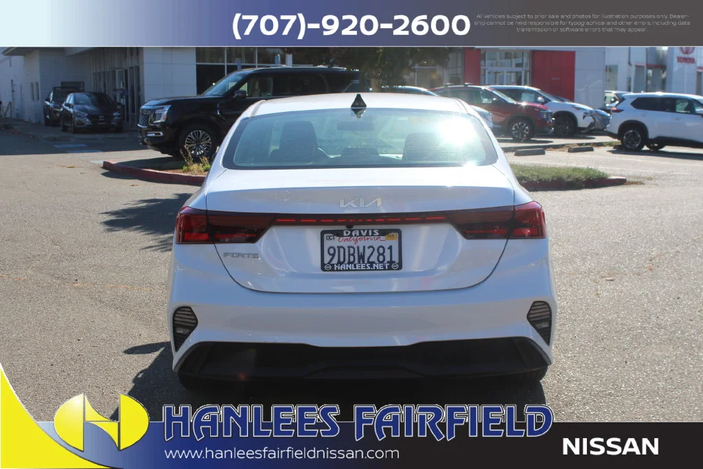 2023 Kia Forte LXS - Photo 8