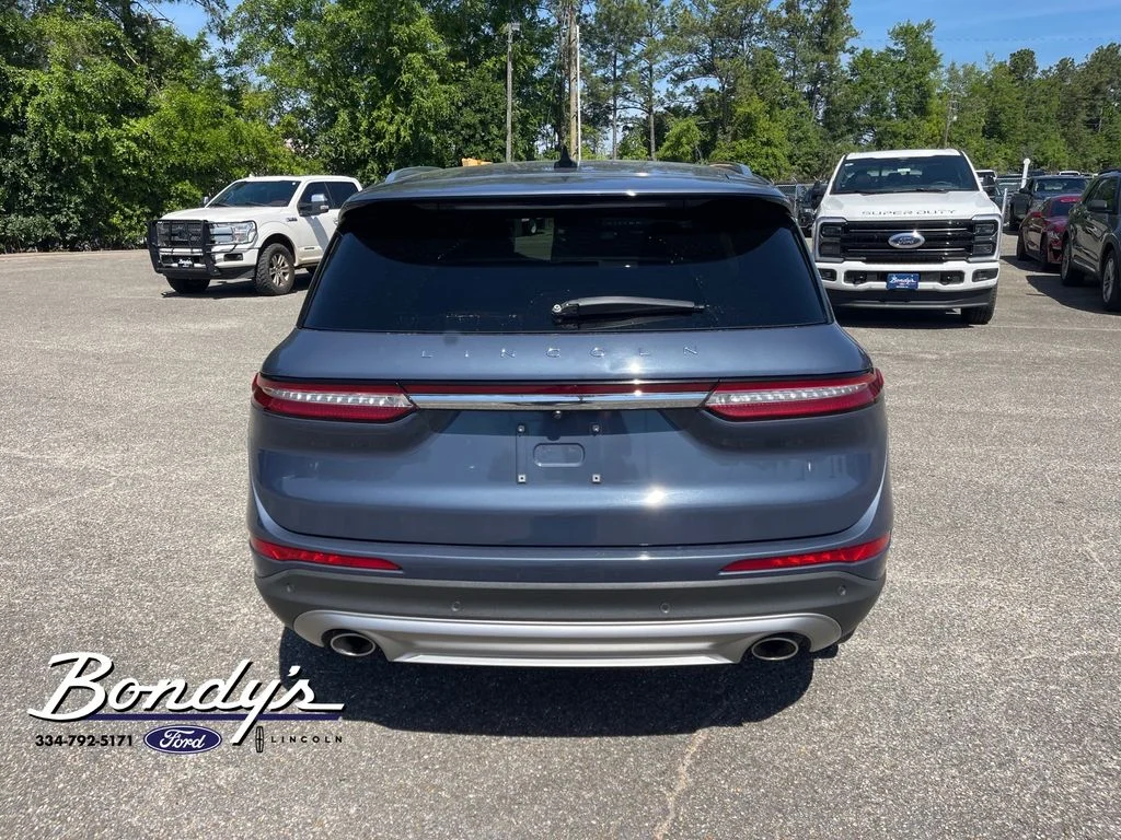 Used 2022 Blue Metallic Lincoln Standard image 13