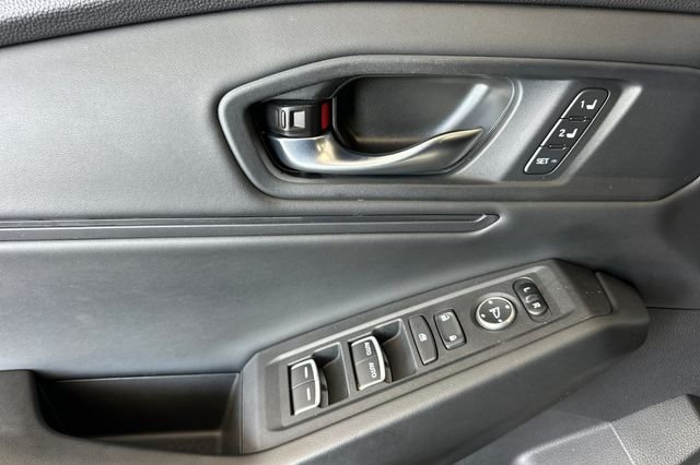 Used 2024 White Honda EX-L image 12