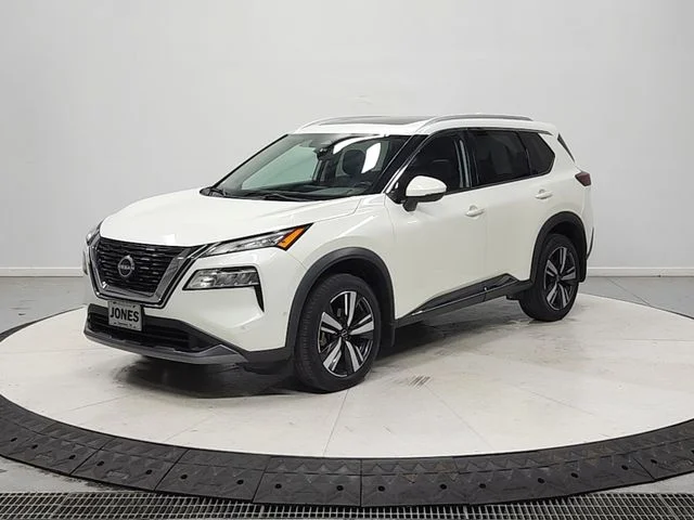 Used 2023 White Nissan SL image 4