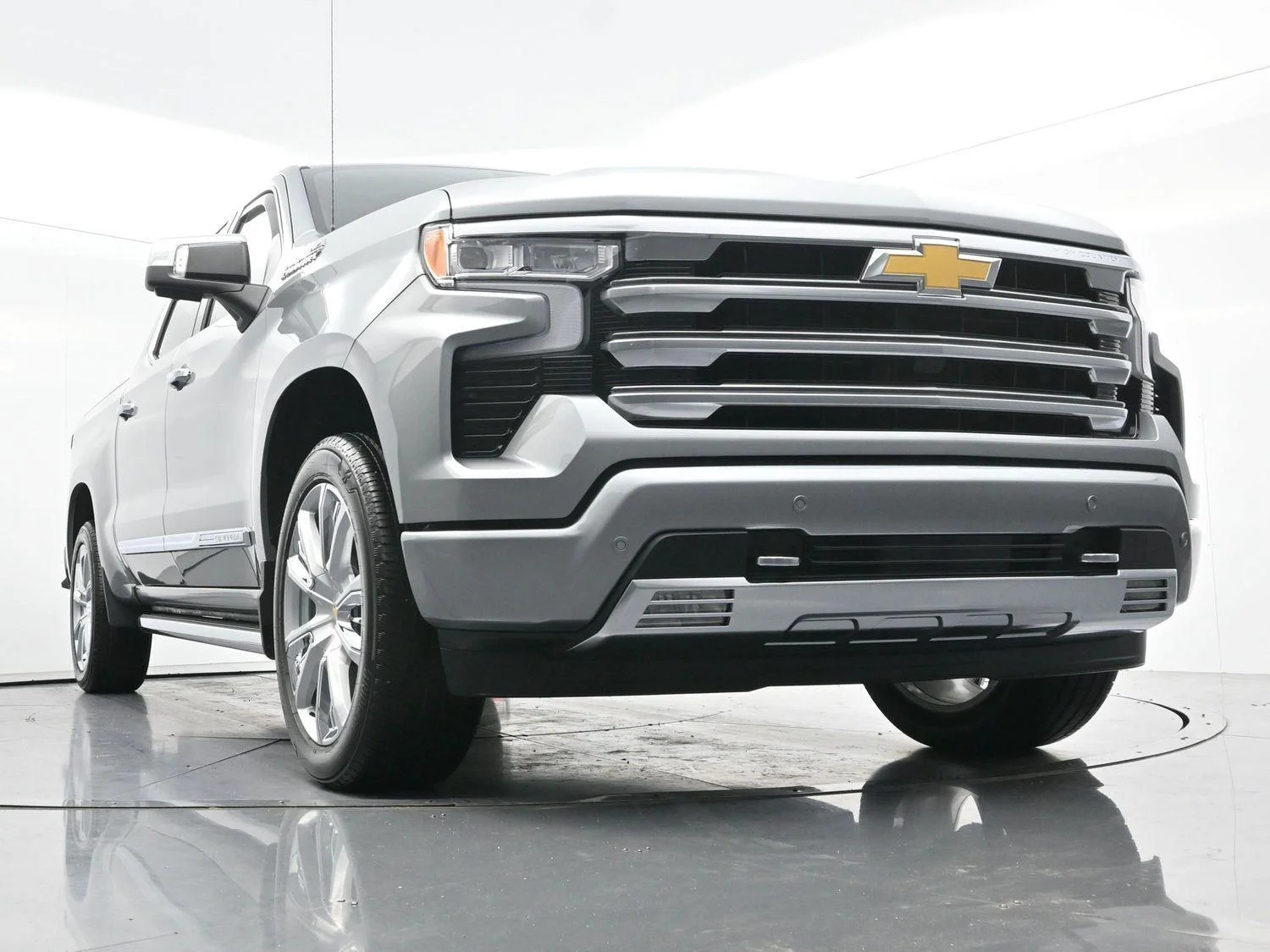 Used 2026 Sterling Gray Metallic Chevrolet High Country image 45