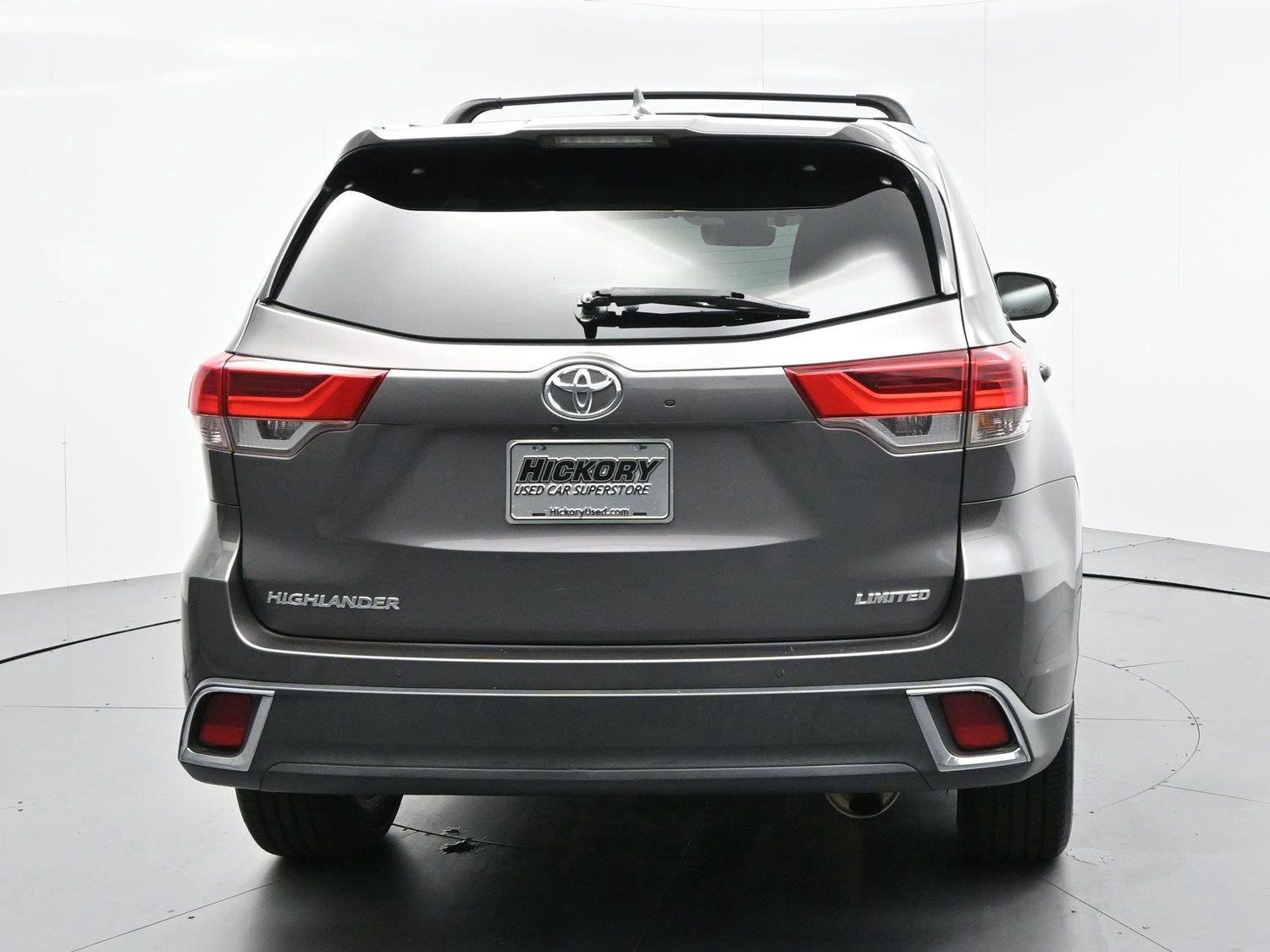 Used 2017 Predawn Gray Mica Toyota Limited image 6
