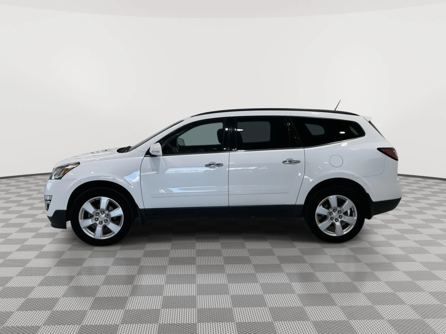 Used 2017 Chevrolet Traverse 1LT with VIN 1GNKRGKD6HJ230954 for sale in Alexandria, Minnesota