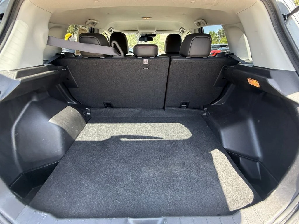 Used 2025  Mitsubishi 2.0 ES image 19
