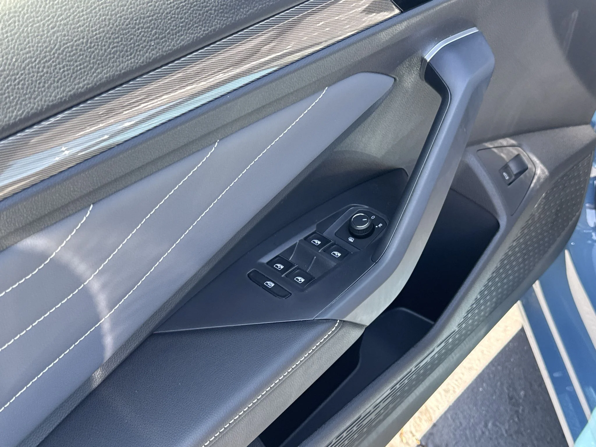 New 2026 Monterey Blue Pearl Volkswagen SEL image 12