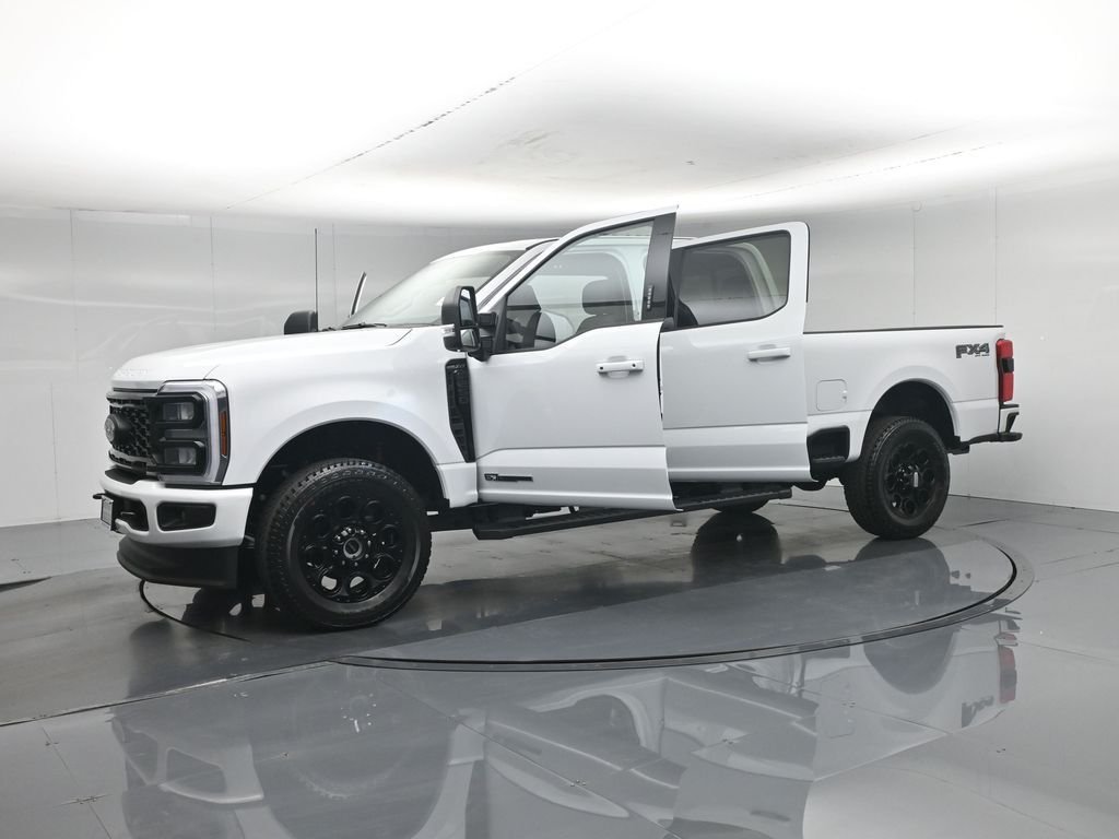 New 2026 Oxford White Ford XLT image 5