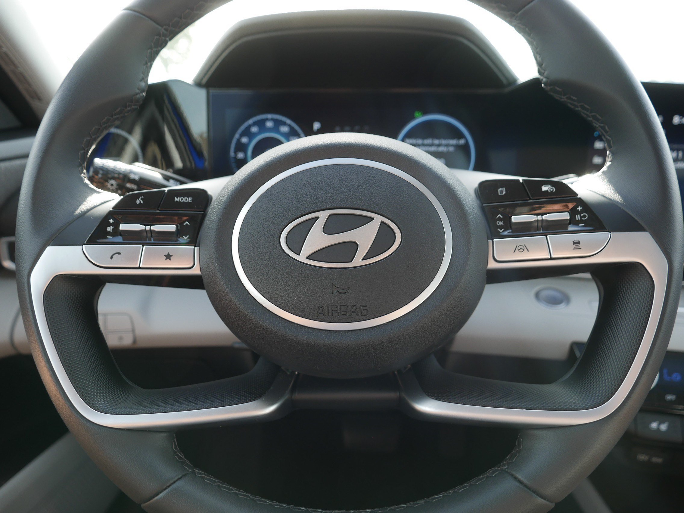 2026 Hyundai Elantra Limited - Photo 25