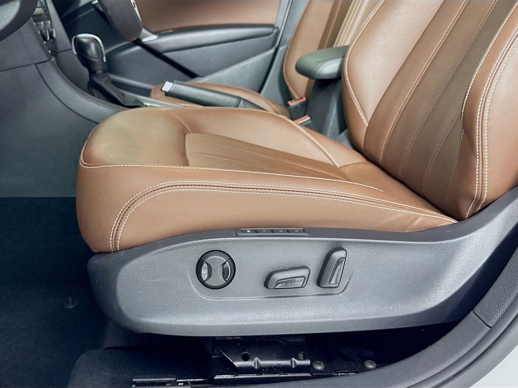 Used 2022 Pure White Volkswagen 2.0T Limited Edition image 23