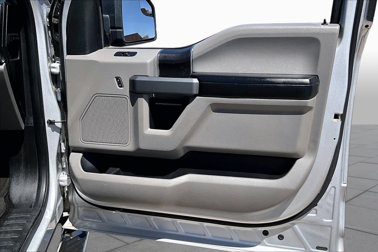 Used 2017 Ingot Silver Ford XLT image 22