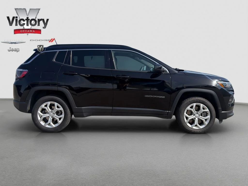 Used 2024 Black Jeep Latitude image 7