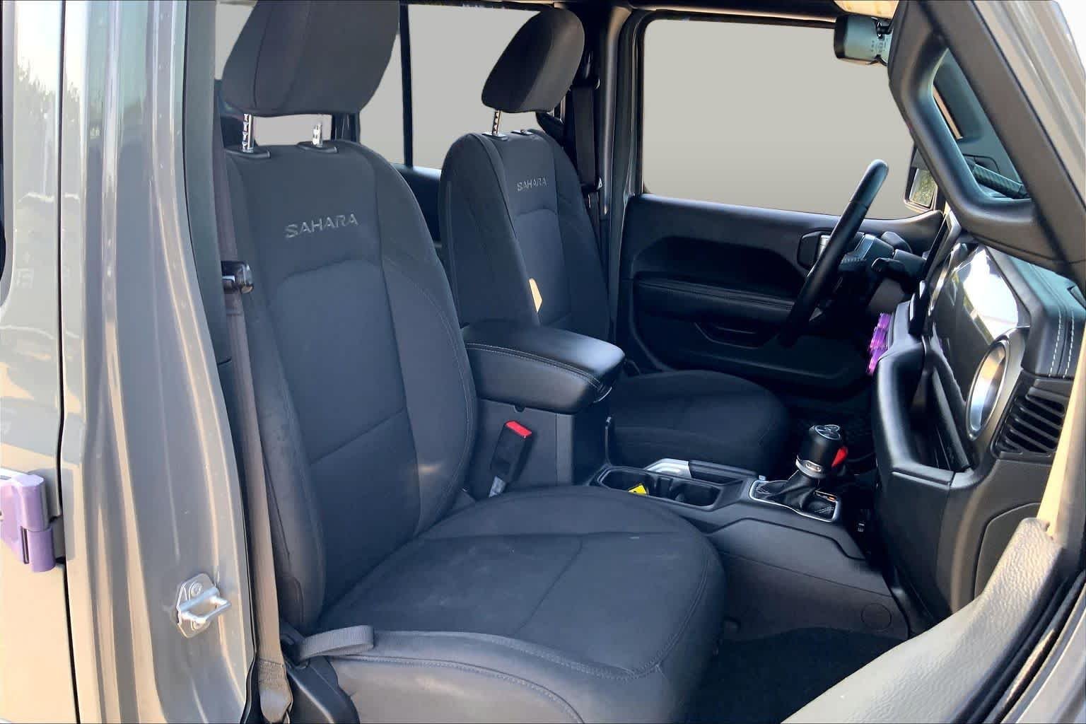 Used 2018 Sting-Gray Clearcoat Jeep Sahara image 9
