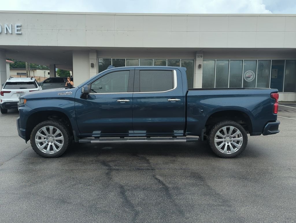 Used 2020 Blue Chevrolet High Country image 3