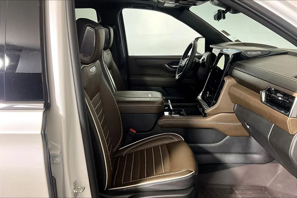 Certified Used 2025 White Frost Tri-Coat GMC Denali Ultimate image 6