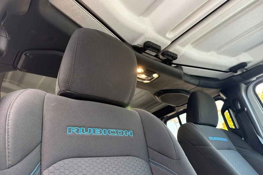 Used 2023 Silver Jeep Rubicon 4xe image 19