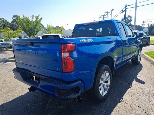 Used 2022 Blue Chevrolet Custom image 7
