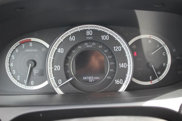 Used 2017 White Honda Touring image 17