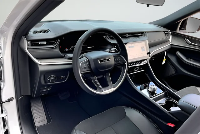 New 2026 Bright White Clearcoat Jeep Altitude image 7