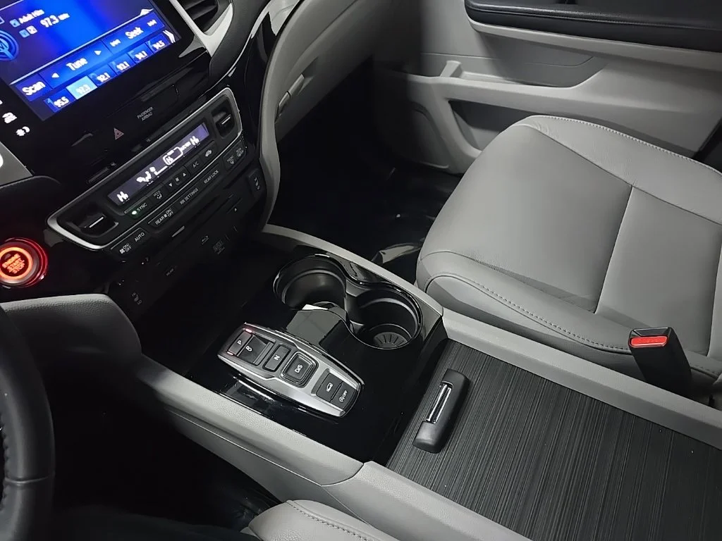 Used 2018 Steel Sapphire Metallic Honda Touring image 29
