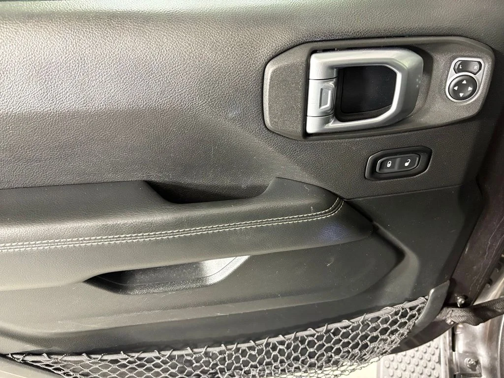 Used 2020 Gray Jeep Unlimited Sahara image 19